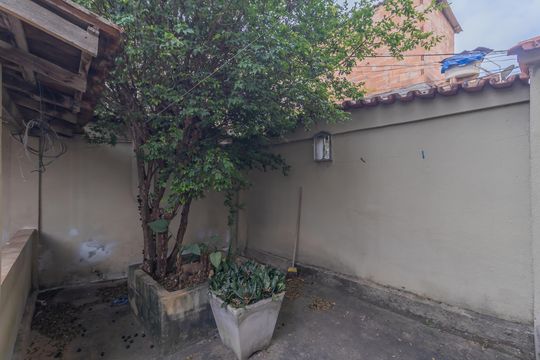 Casa para alugar com 1 quarto, 322m² em Horto, Belo Horizonte