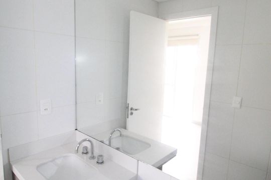 Banheiro de apartamento para alugar com 1 quarto, 34m² em Parque Residencial Aquarius, São José dos Campos