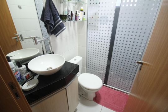Banheiro de apartamento à venda com 2 quartos, 45m² em Bandeirantes (pampulha), Belo Horizonte