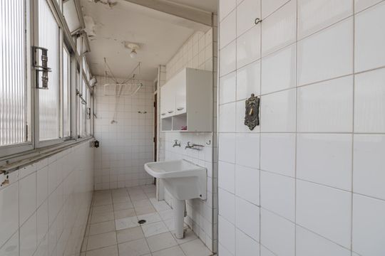 Área de serviço de apartamento para alugar com 3 quartos, 116m² em Vila Nova Conceição, São Paulo