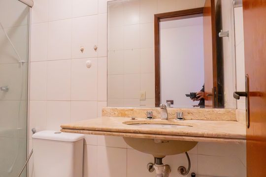 Banheiro de apartamento à venda com 2 quartos, 64m² em Vila Isabel, Rio de Janeiro