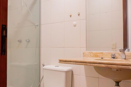 Banheiro de apartamento à venda com 2 quartos, 64m² em Vila Isabel, Rio de Janeiro