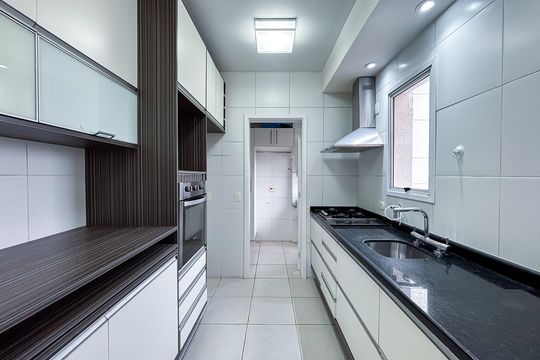Cozinha de apartamento à venda com 2 quartos, 83m² em Pinheiros, São Paulo