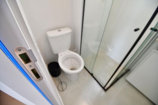 Banheiro Suíte de apartamento à venda com 2 quartos, 43m² em Fazenda Santa Cândida, Campinas
