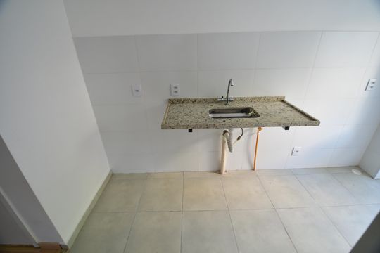 Cozinha de apartamento à venda com 2 quartos, 66m² em Fazenda Santa Cândida, Campinas