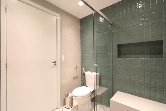 Banheiro  de apartamento para alugar com 1 quarto, 30m² em Pompeia, São Paulo