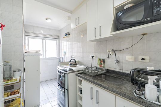 Cozinha de apartamento à venda com 2 quartos, 48m² em Jardim Celeste, São Paulo