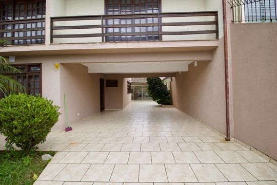 Garagem de casa à venda com 4 quartos, 266m² em Cajuru, Curitiba