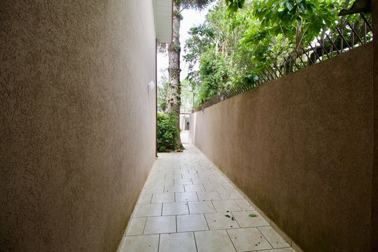 Quintal de casa à venda com 4 quartos, 266m² em Cajuru, Curitiba
