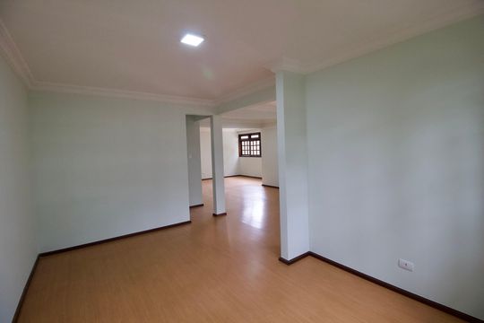Sala 2 de casa à venda com 4 quartos, 266m² em Cajuru, Curitiba