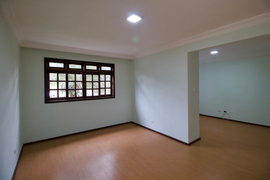 Casa à venda com 4 quartos, 266m² em Cajuru, Curitiba