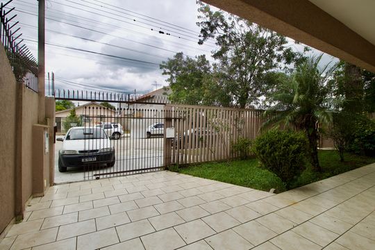 Quintal de casa à venda com 4 quartos, 266m² em Cajuru, Curitiba