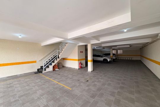 Garagem  de apartamento à venda com 2 quartos, 110m² em Vila Helena, Santo André