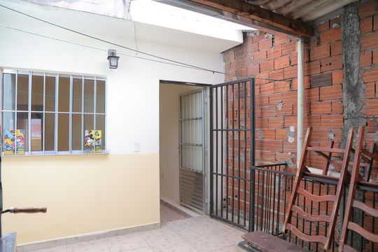 Quintal de casa para alugar com 1 quarto, 80m² em Conjunto Residencial José Bonifácio, São Paulo