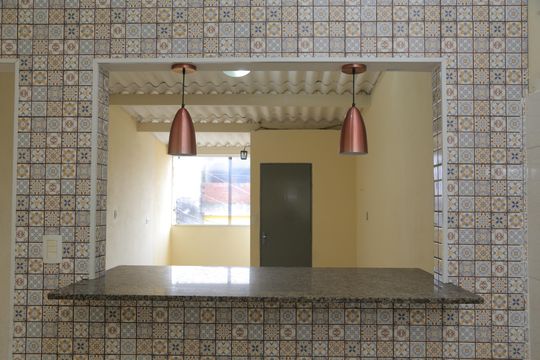 Cozinha de casa para alugar com 1 quarto, 80m² em Conjunto Residencial José Bonifácio, São Paulo