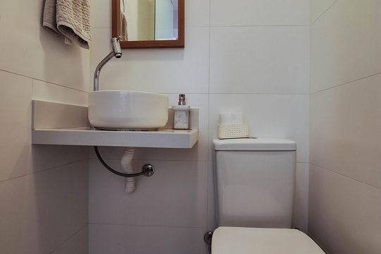Lavabo de apartamento para alugar com 2 quartos, 90m² em Santa Rosa, Niterói