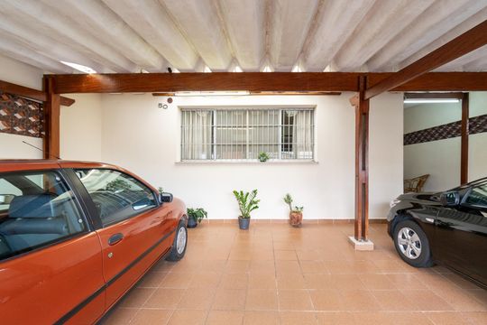 Garagem de casa à venda com 3 quartos, 180m² em Vila Paulista, São Paulo