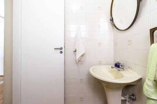 Lavabo de casa à venda com 3 quartos, 180m² em Vila Paulista, São Paulo