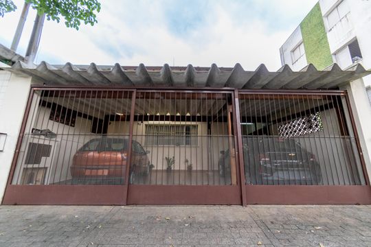 Fachada de casa à venda com 3 quartos, 180m² em Vila Paulista, São Paulo