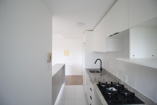 Cozinha de apartamento à venda com 3 quartos, 65m² em Humaitá, Porto Alegre