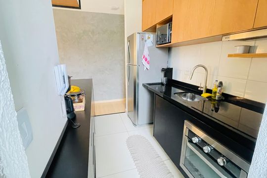 Cozinha de apartamento para alugar com 2 quartos, 47m² em Jardim Pioneira, Cotia