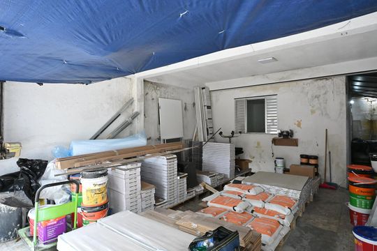 Garagem de casa à venda com 1 quarto, 125m² em Jardim Selma, São Paulo