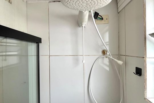 Banheiro de apartamento à venda com 2 quartos, 50m² em Jardim Nova Europa, Campinas