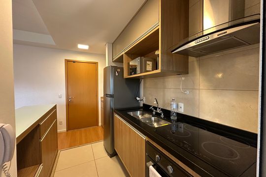 Cozinha de apartamento para alugar com 1 quarto, 50m² em Melville Empresarial Ii, Barueri