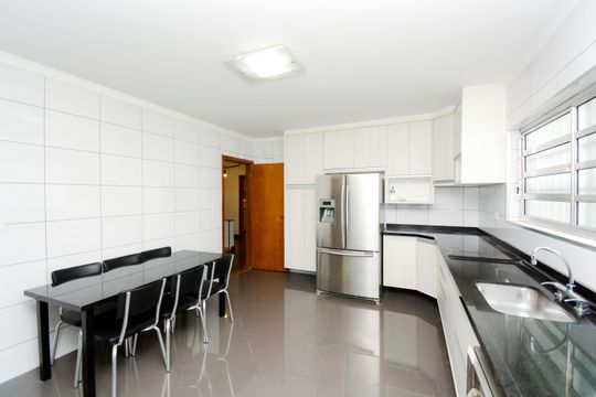 Cozinha de casa para alugar com 3 quartos, 280m² em Jardim Santa Mena, Guarulhos