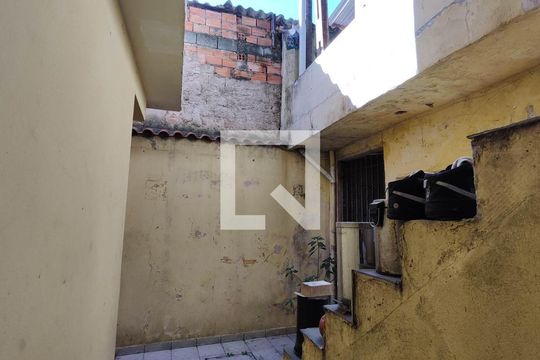 Casa à venda com 4 quartos, 252m² em Jardim Etelvina, São Paulo