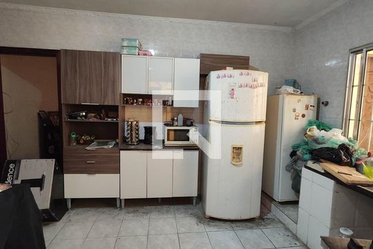 Casa à venda com 4 quartos, 252m² em Jardim Etelvina, São Paulo