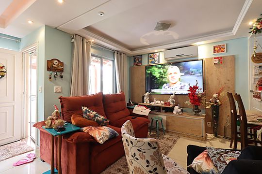 Sala de casa de condomínio à venda com 2 quartos, 96m² em Parque Santa Fé, Porto Alegre