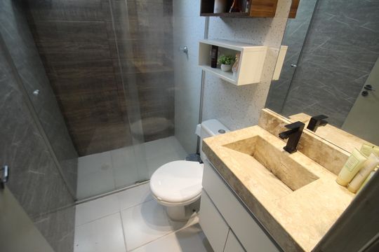 Banheiro de apartamento à venda com 2 quartos, 46m² em Vila Magnesita, Belo Horizonte
