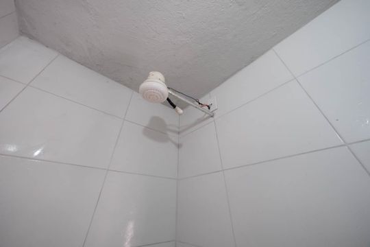 Banheiro de casa para alugar com 2 quartos, 70m² em Vila Buenos Aires, São Paulo
