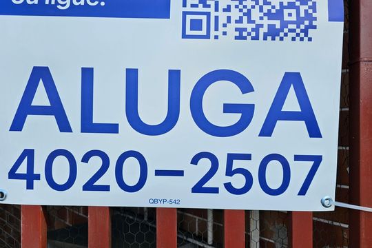 Placa Grande QBYP-542 de casa para alugar com 1 quarto, 20m² em Parque Roseira, Carapicuíba
