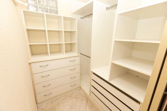 CLOSET de casa à venda com 3 quartos, 149m² em Cidade Universitária, Campinas