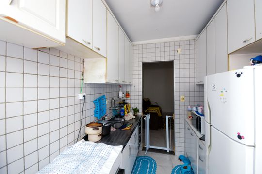 Cozinha de apartamento à venda com 2 quartos, 49m² em Jardim Valeria, Guarulhos