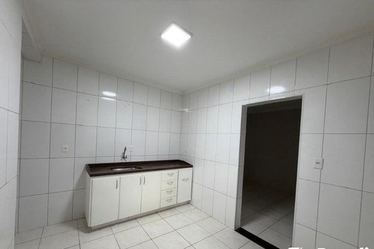 Cozinha de casa para alugar com 2 quartos, 110m² em Vila Lucia, São Paulo
