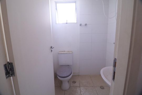 Banheiro de apartamento para alugar com 2 quartos, 42m² em Sirus, Campinas