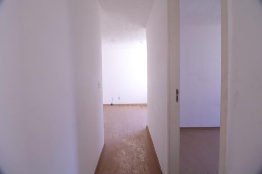 Corredor de apartamento para alugar com 2 quartos, 42m² em Sirus, Campinas