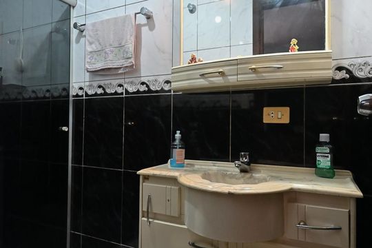Banheiro Suíte 2 de casa à venda com 3 quartos, 300m² em Vila Prel, São Paulo