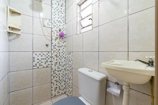 Banheiro de casa para alugar com 1 quarto, 23m² em Conjunto Residencial Jardim Canaa, São Paulo