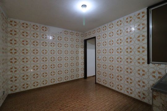 Cozinha de casa para alugar com 2 quartos, 160m² em Jardim Regis, São Paulo