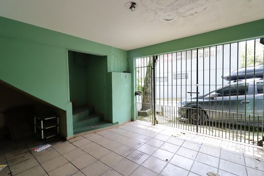Garagem de casa para alugar com 2 quartos, 160m² em Jardim Regis, São Paulo
