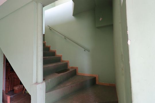 Garagem - Escada de casa para alugar com 2 quartos, 160m² em Jardim Regis, São Paulo