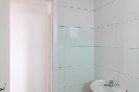 Banheiro de apartamento à venda com 2 quartos, 48m² em Jardim Testae, Guarulhos