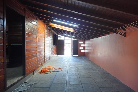 Garagem de casa para alugar com 3 quartos, 120m² em Santos Dumont, São Leopoldo