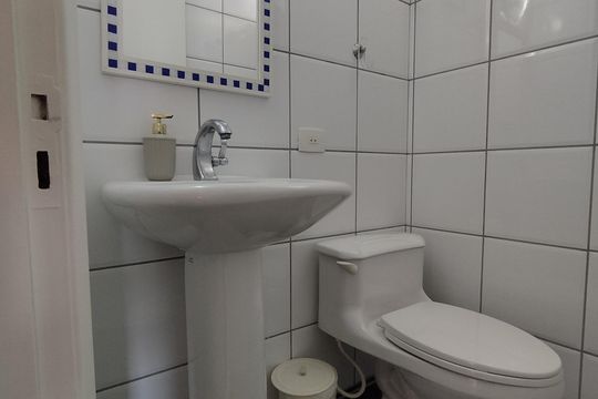 Banheiro - torneira de apartamento para alugar com 2 quartos, 80m² em Vila Mariana, São Paulo