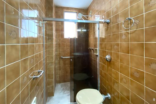 Banheiro Social de apartamento à venda com 3 quartos, 101m² em Floresta, Belo Horizonte
