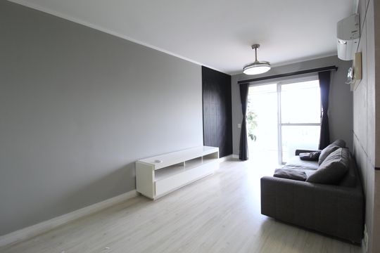 Sala de apartamento à venda com 2 quartos, 74m² em Indianópolis, São Paulo
